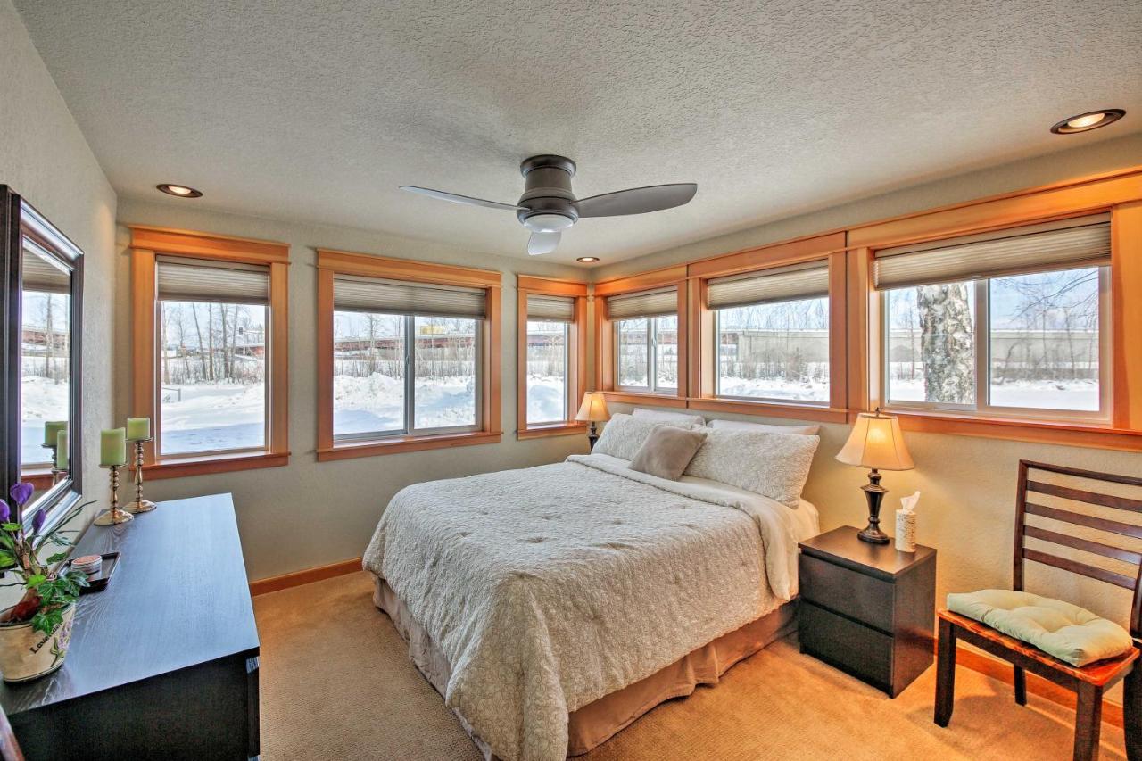 Lake Pend Oreille Condo With Porch And Mountain View! แซนด์พอยต์ ภายนอก รูปภาพ