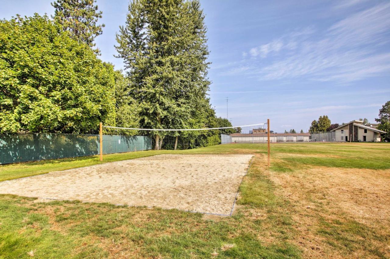 Lake Pend Oreille Condo With Porch And Mountain View! แซนด์พอยต์ ภายนอก รูปภาพ